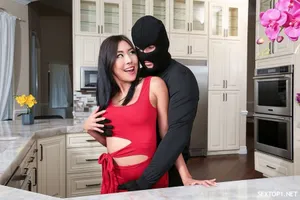 Em thư ký xinh đẹp bú buồi cực điệu nghệ