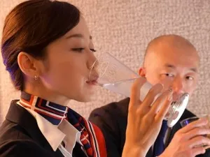 Eimi Fukada rủ bạn thân đến cho sếp địt
