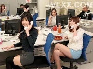 Dù biết sai trái nhưng thầy giáo trẻ lại bị cô học trò dẫn vào khách sạn