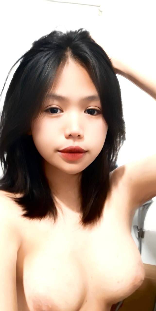 Nuôi dưỡng cháu gái dễ thương chỉ để địt